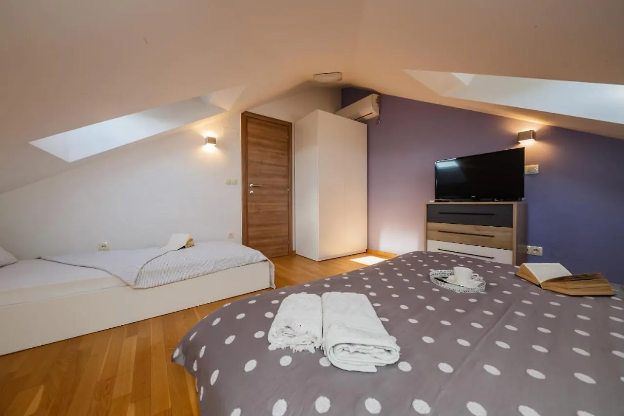Apartment Angels Kastela